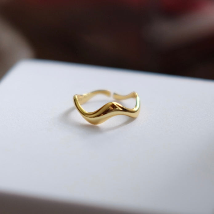 Ava Ripple Ring (Sterling Silver)