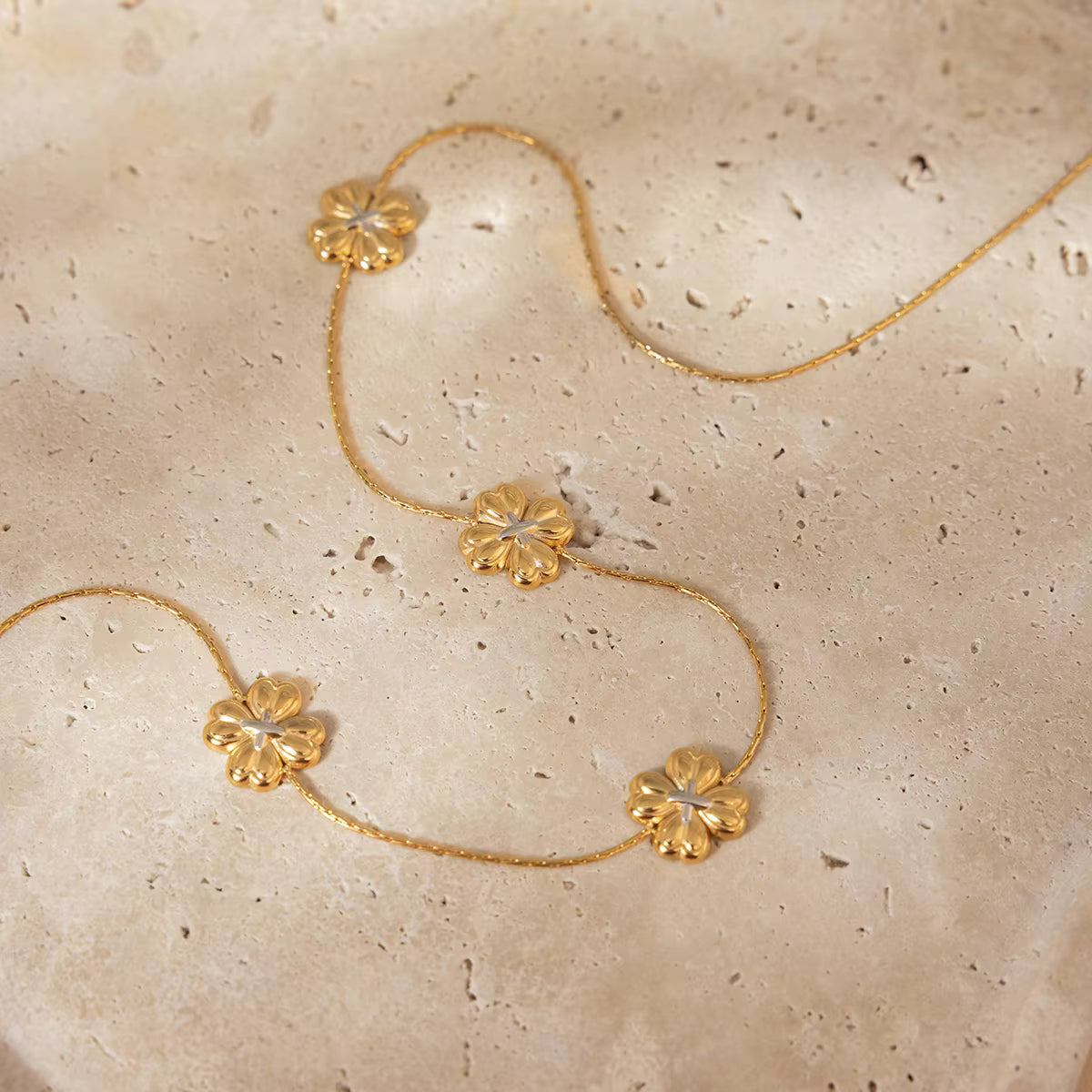 Holly Lucky Clover Choker Necklace